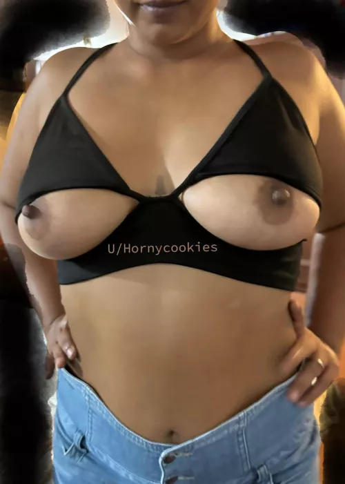 Is this how you’re supposed to wear this top? (F) (C)