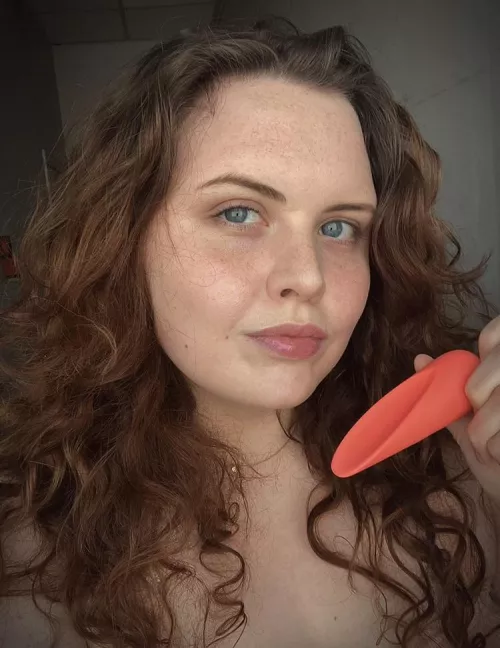 Just did my first sex toy review and it was 💦💦💦