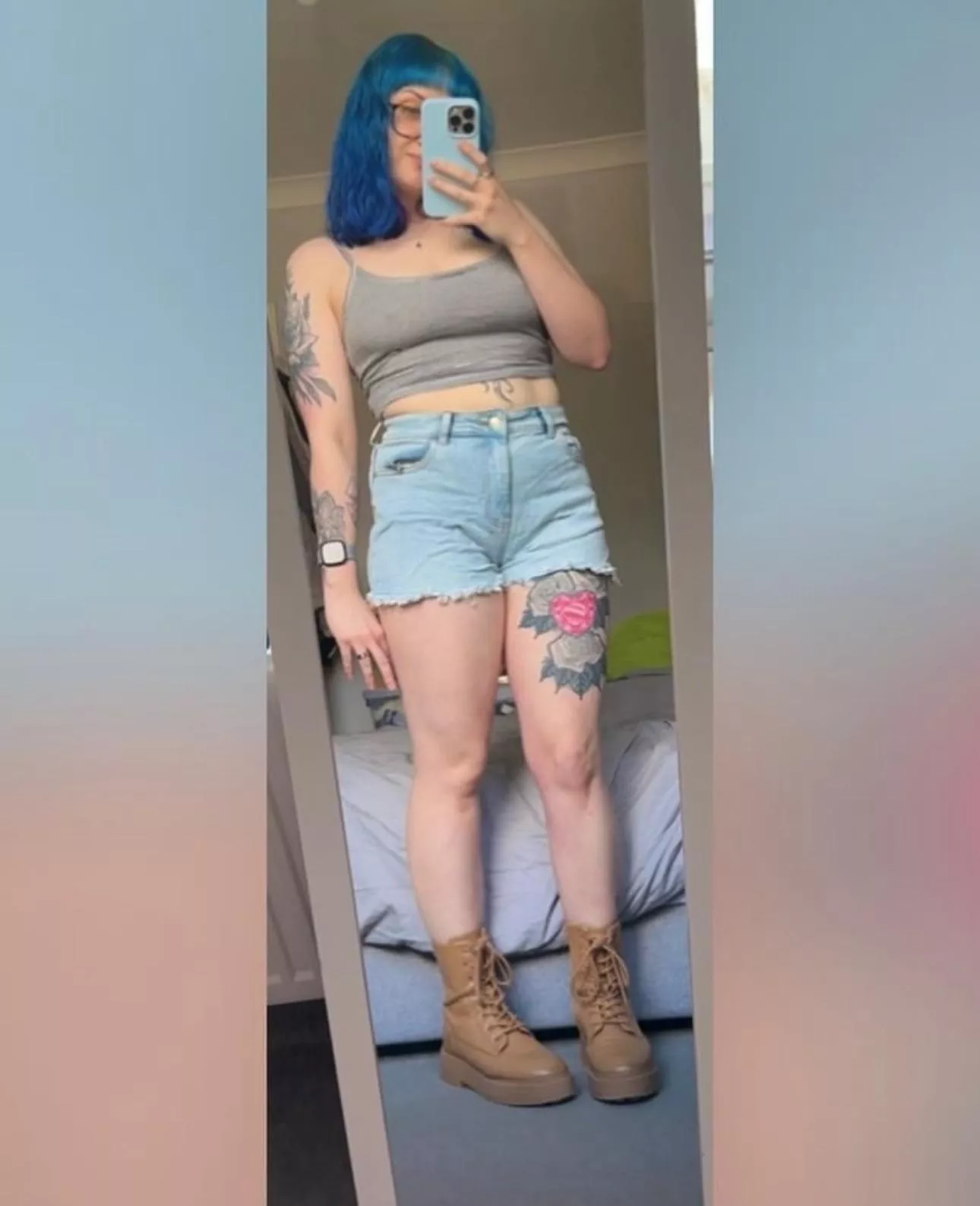 look at my little oblique definition (don’t be fooled though, my belly is still very soft🤣)