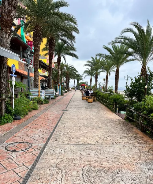 MF4M (DM with age, description, location, sexual orientation)