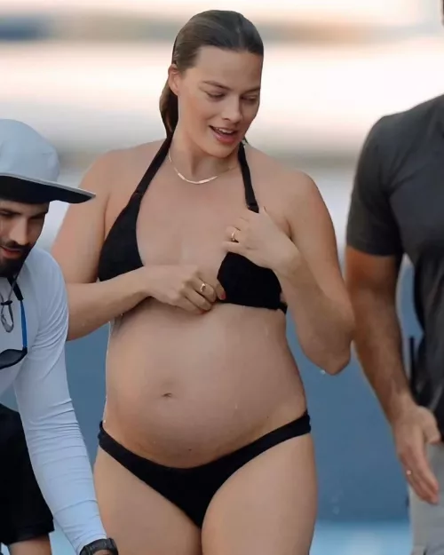 Moebo a margot robbie 