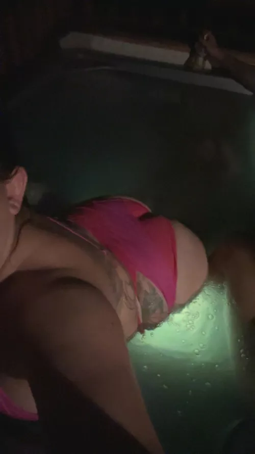 My sexy CLT area vixen sent me this during a weekend in the mountains. Anyone want to guess how naughty she was shortly after...😏