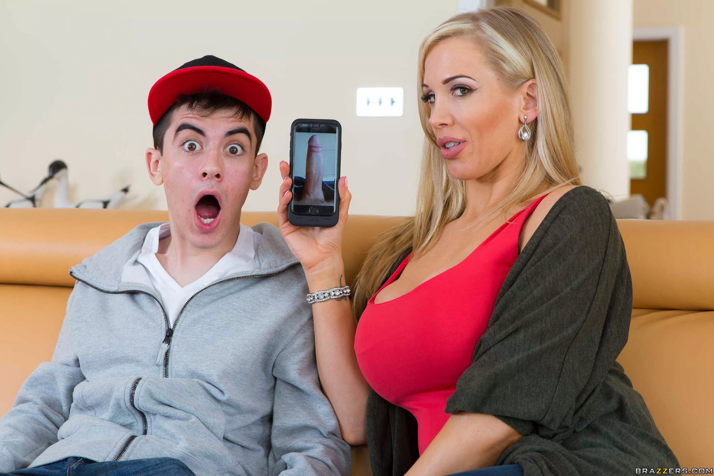 Nerd about to fuck MILF