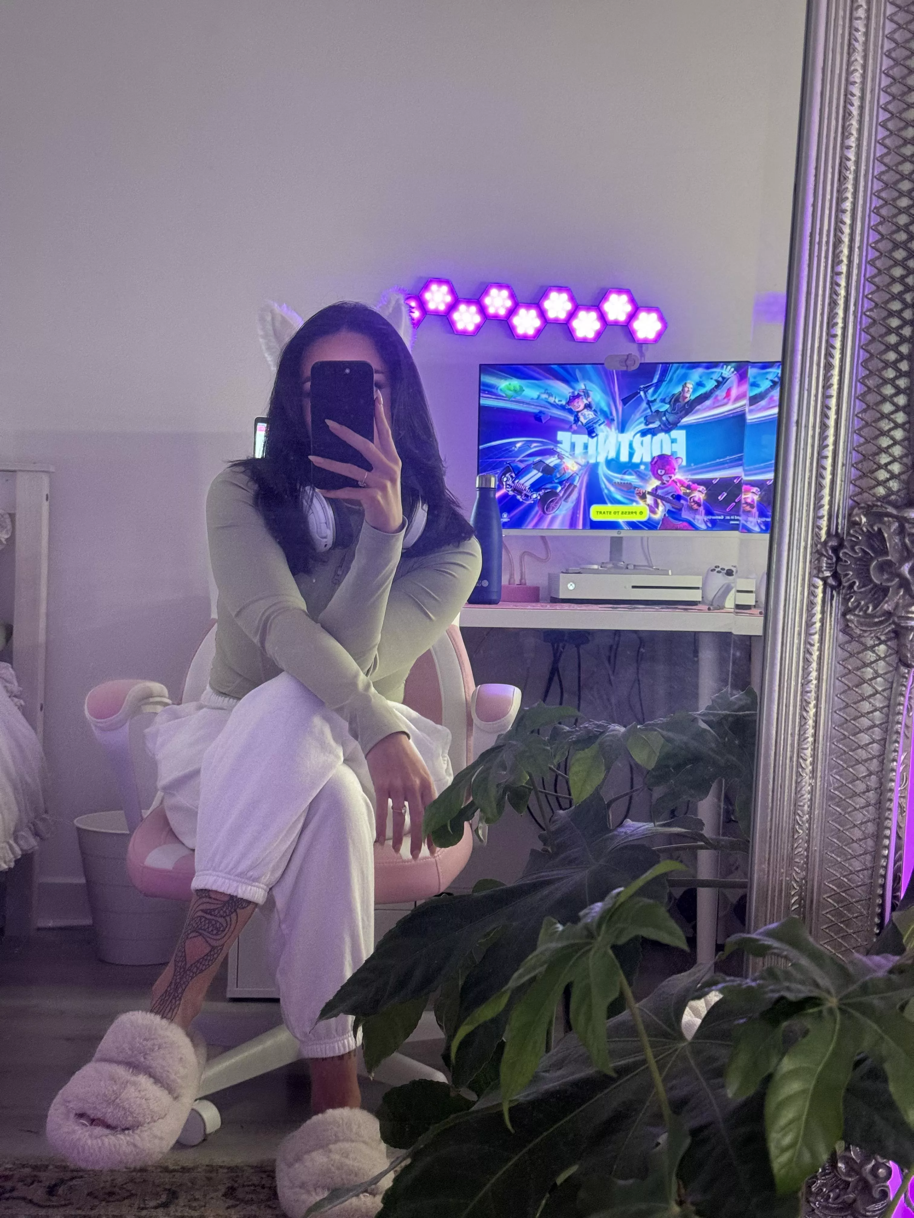 NEW XBOX - COME RATE MY STREAM QUALITY ^_^ Twitch: https://www.twitch.tv/losergamergal