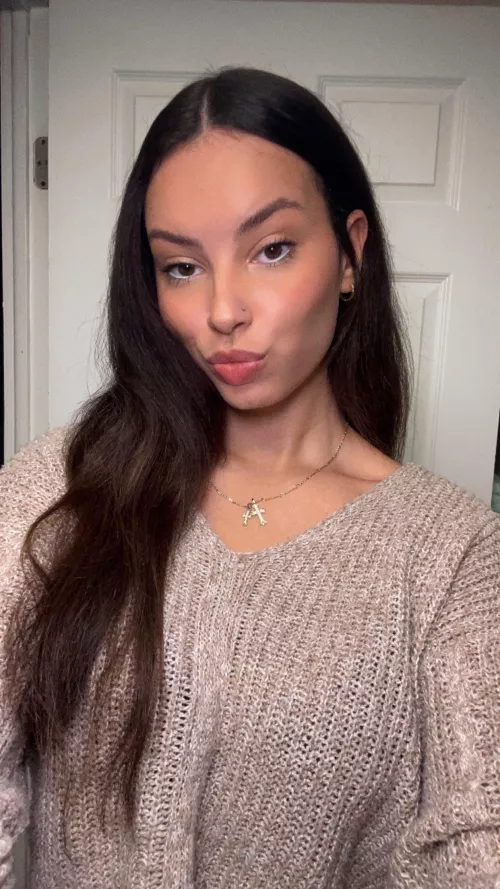 straightened my curly hair ;) do you like long hair baby 