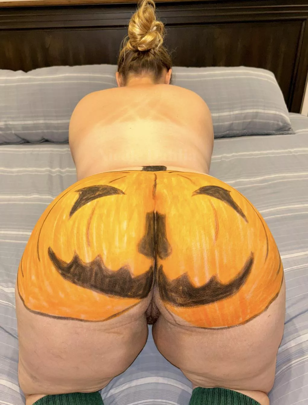 That’s a big ass Jack-off-lantern! 