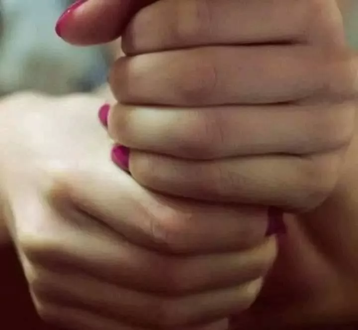 the right way to hold a man's hand 