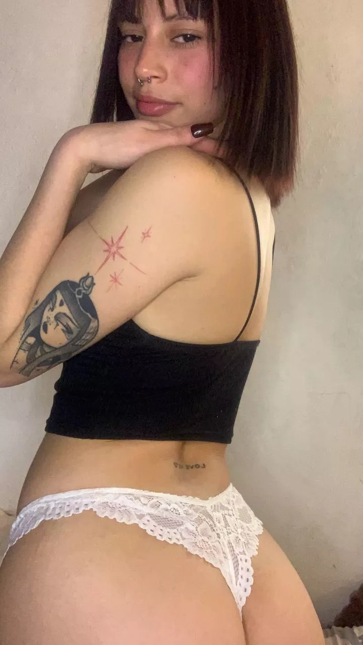 this booty is too juicy for you
