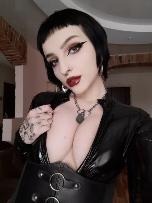 This is the best view can possibly can get from me, boy.