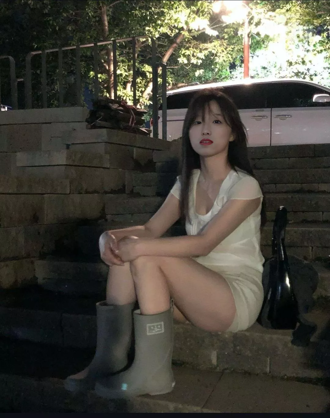 Upvote to make soojin naked! Look at her cute eyes 😊 