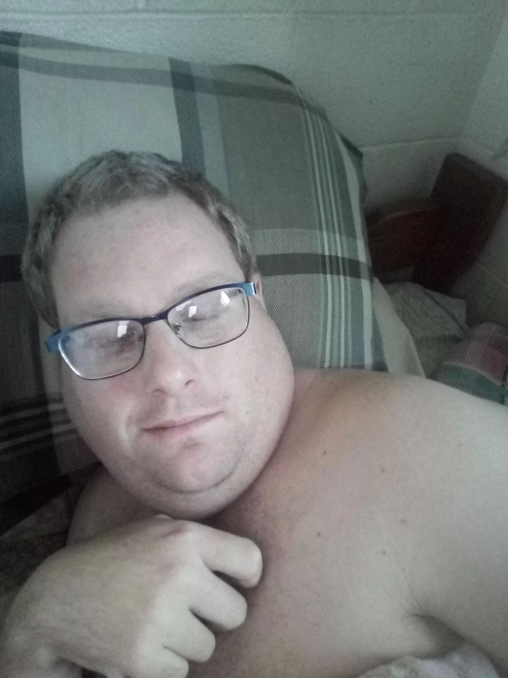 While y'all at the bar, I am gonna be napping lol I am pretty boring 😴