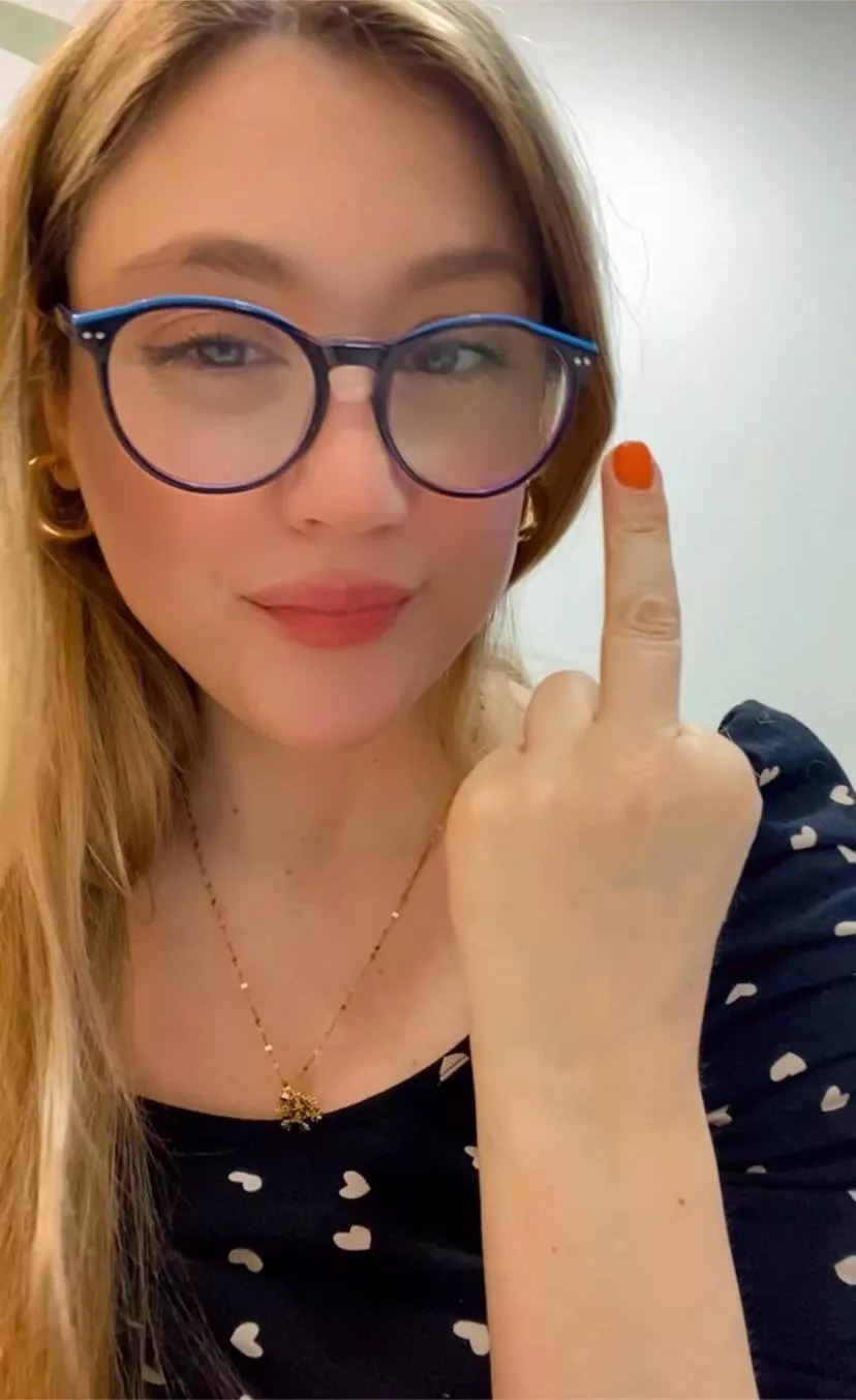 who wants to be crushed by this queen