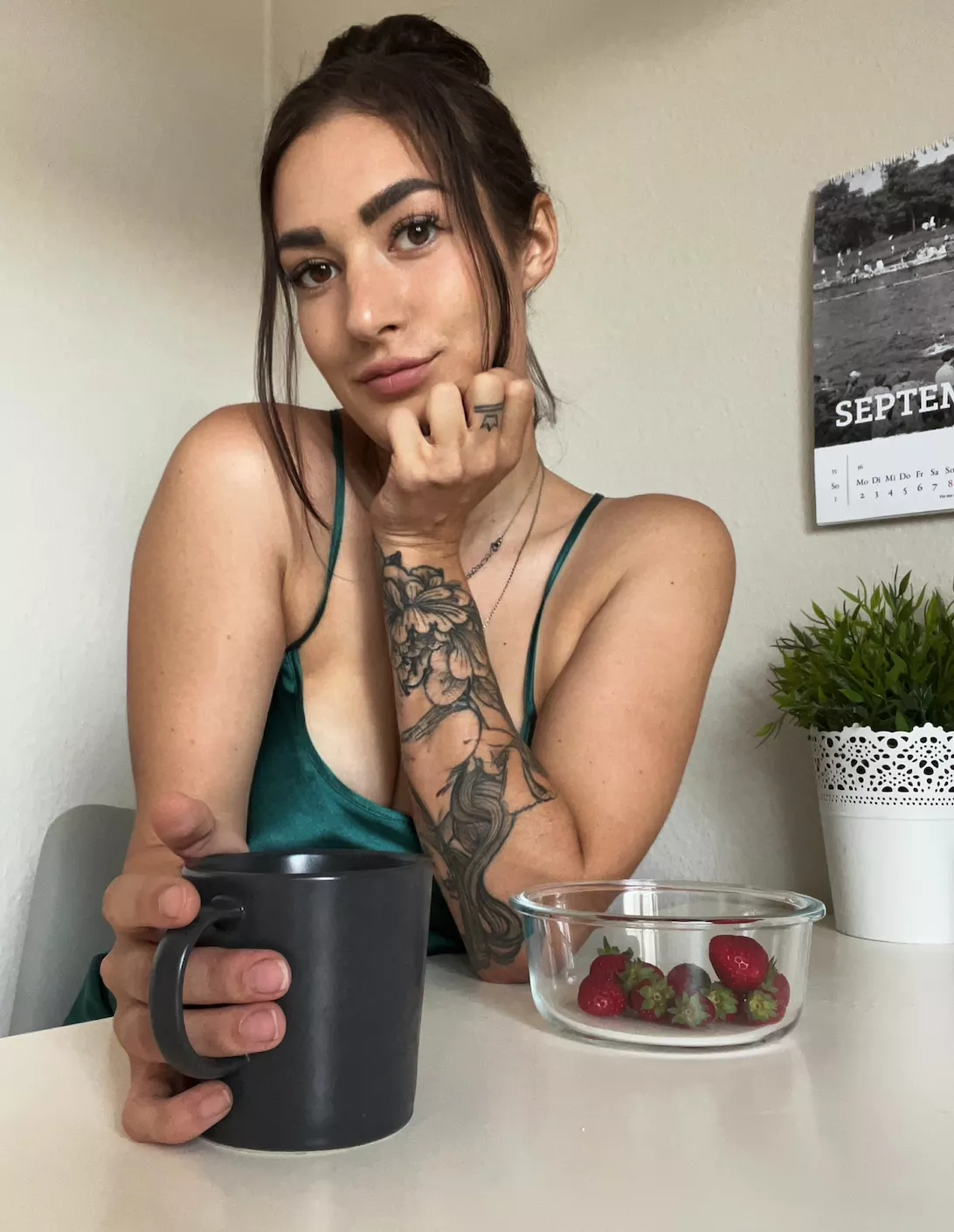 Zuerst Kaffee oder gleich Ficken? 😏