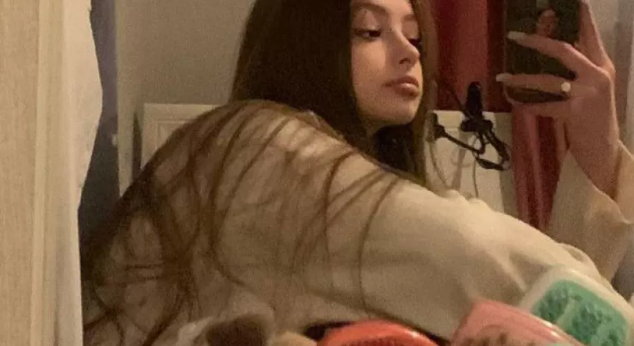 18 yo girl looking for old nasty creep (45+) who will force me to suck his dick and humiliate me with piss, spit and cum in my throat