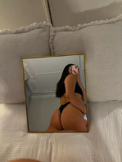 18F, looking for an older daddy to give me a fat creampie when I arrive on the 25th! hmu if you’re down