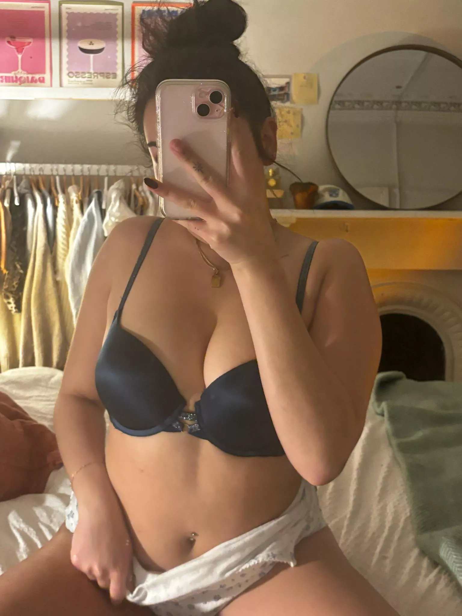 18F, VA this weekend! Trying to find an older daddy that can fill me up with multiple creampies 