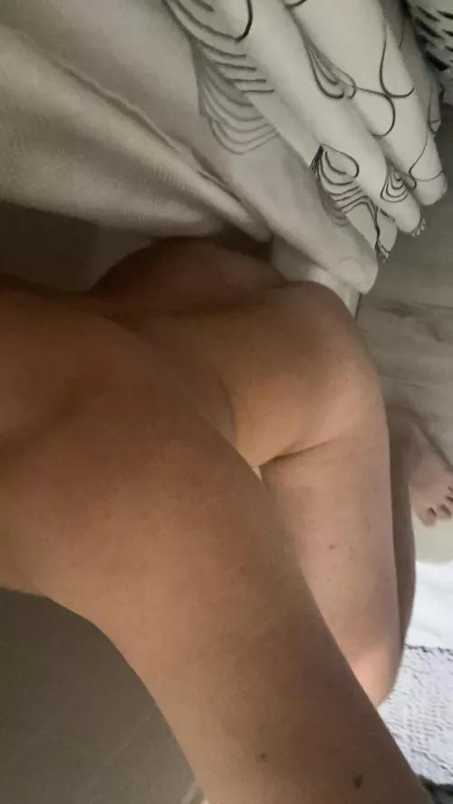 19 Fem boy. ( i am sitting on my 8in dildo ) parker az