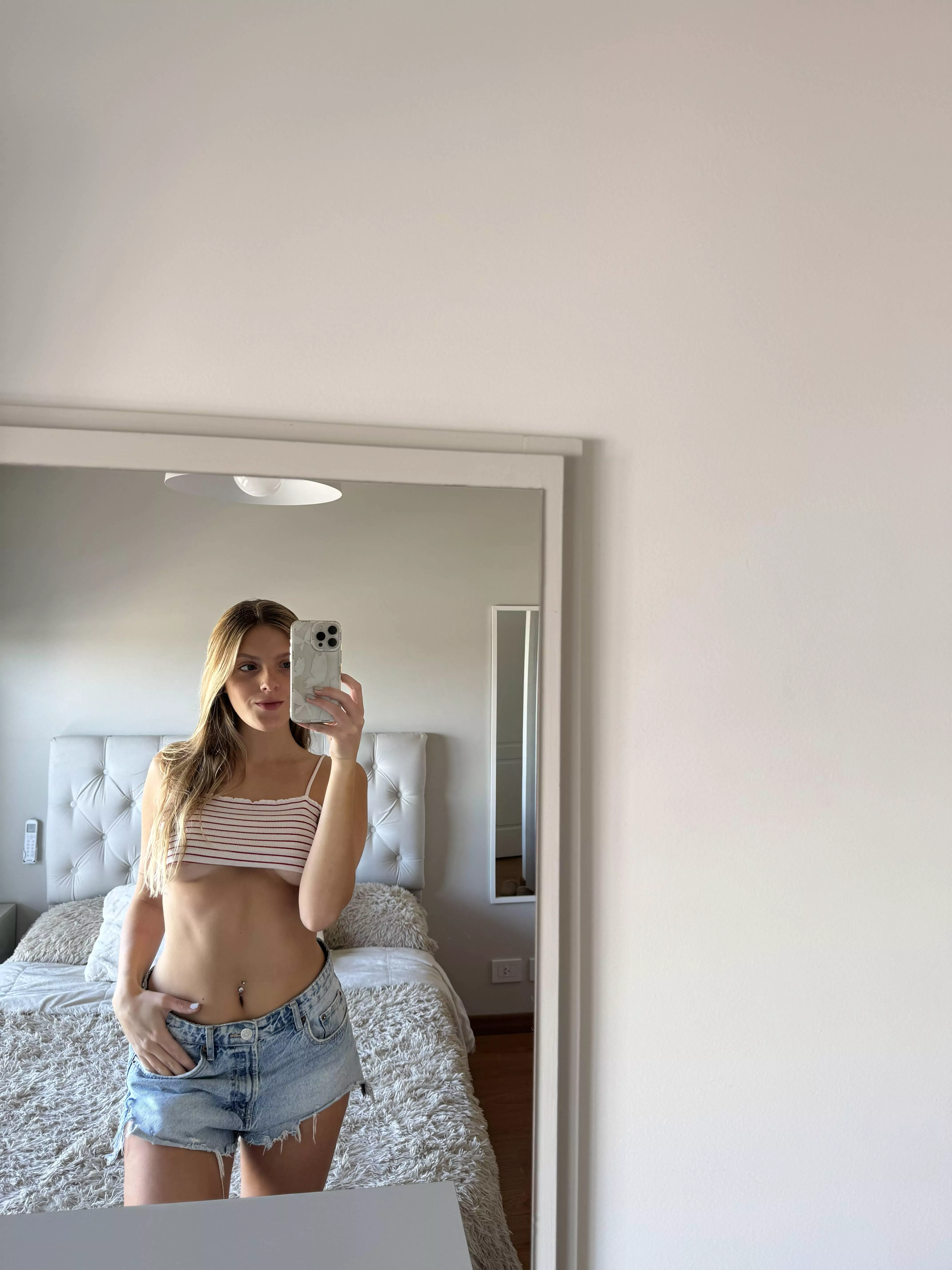 19F, Looking to get filled with hung bull creampies before visiting some of my friends soon! Love to spend a night with you. Hmu