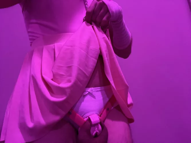  24 [M4F] pink femboy looking for a mistress into pegging and chastity
