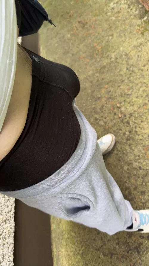 [35] Rarely wear boxers 💁🏻‍♂️