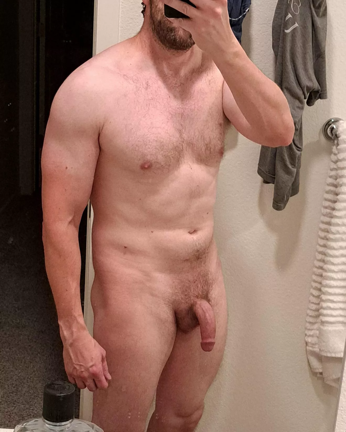 [40] before getting dressed for a busy Saturday. Gotta take a min for a naked selfie