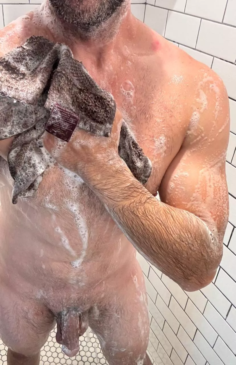 40/m - 5’10” - 165