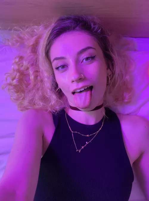 A glance, a smile, and that tongue that makes you melt