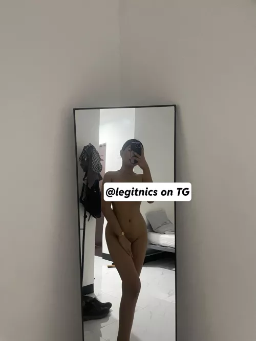 All services that i offer is available pm me, College Student nonmilf here!🫶🏻