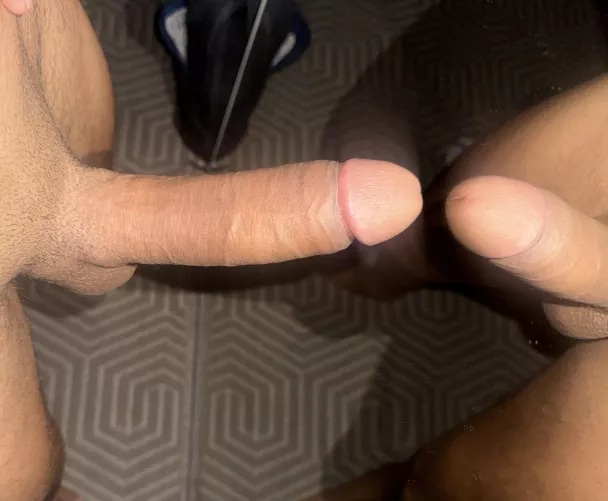 Any str8 or curious jock to jerk together?