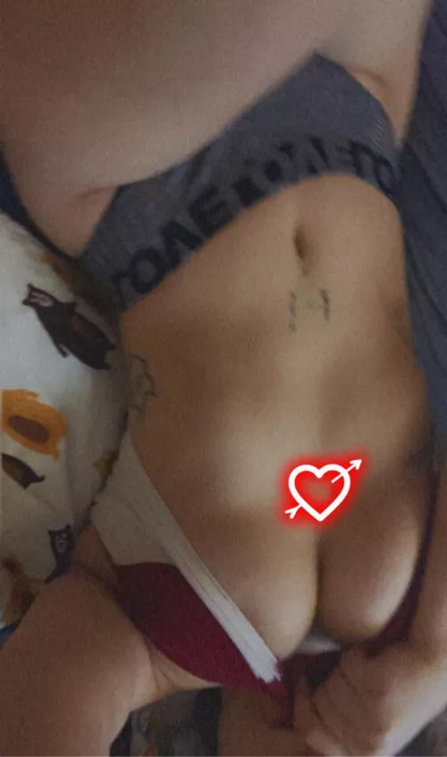 Are you in to kinky goth girls 