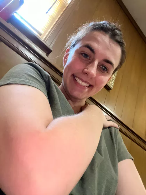 Blonde & beautiful [arms] 