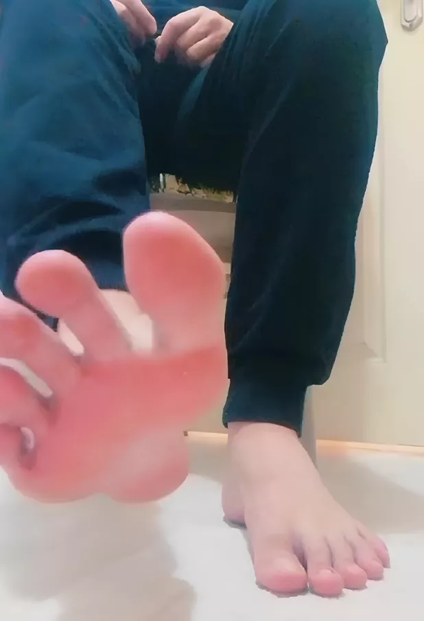 Dm for my custom 13 size feet pictures/videos