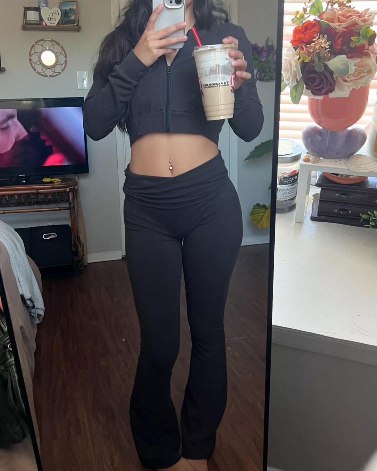 Force my little body to please u 