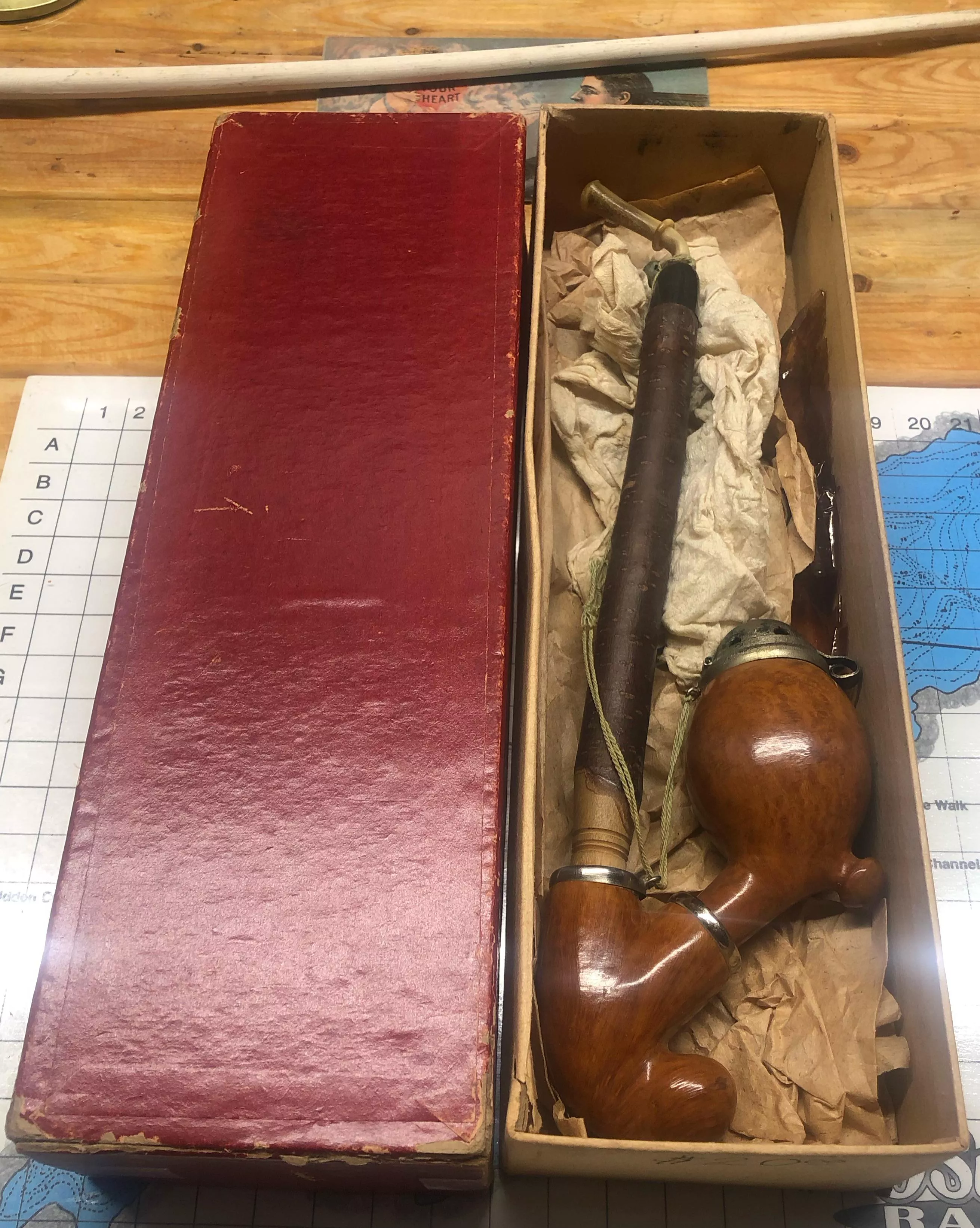 Found a Bruyere Garantie hunting pipe with what appears to be the original box