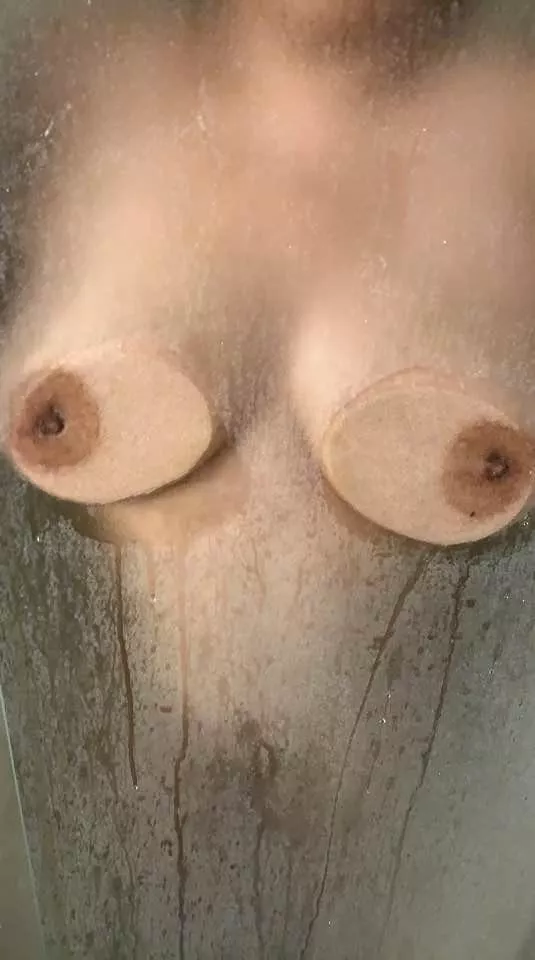 GM 🚿 🤤 had to let you them yummy wife tits