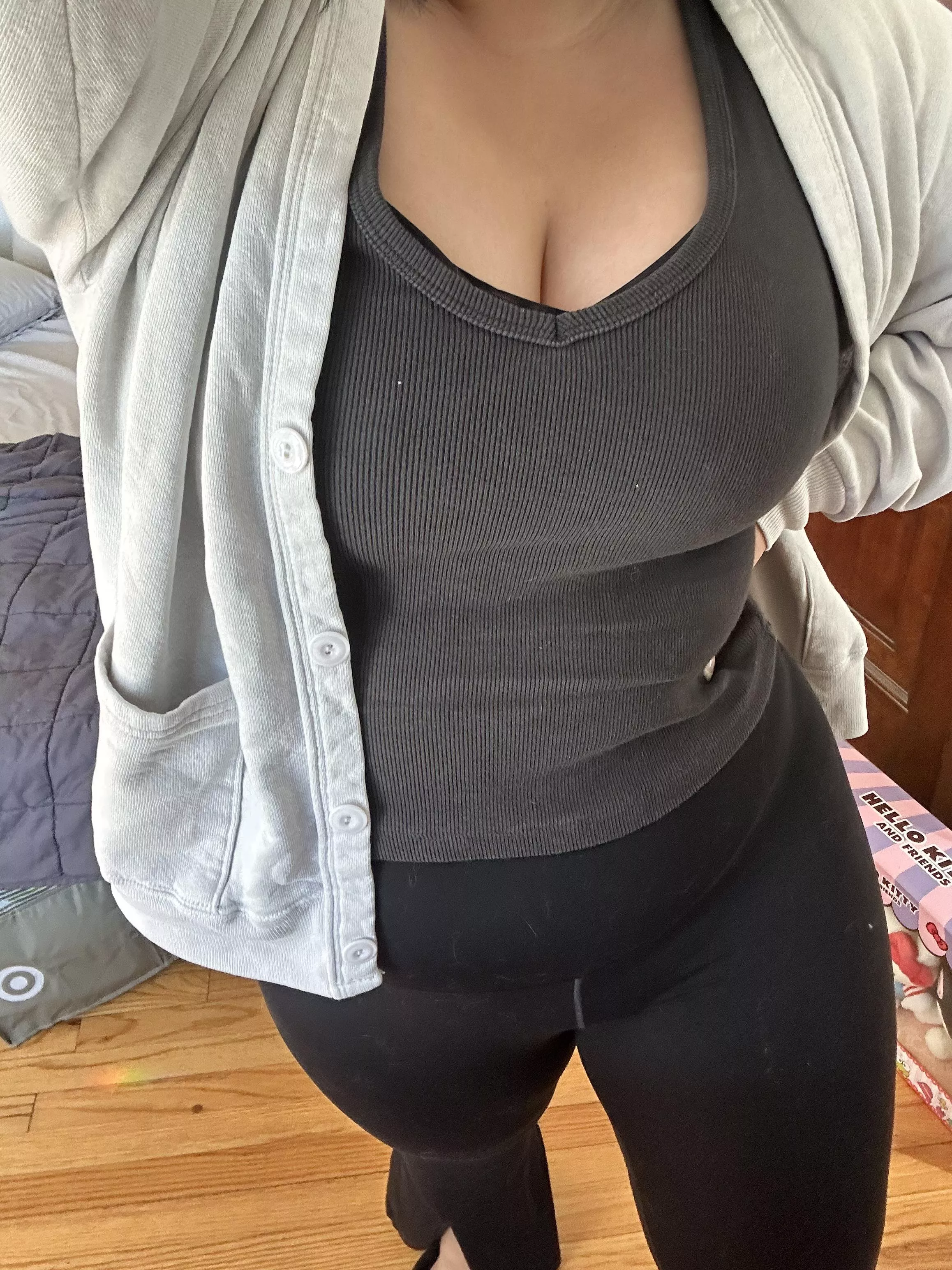 Hello, new to reddit and trying to find communities to post in. 🤍🎀