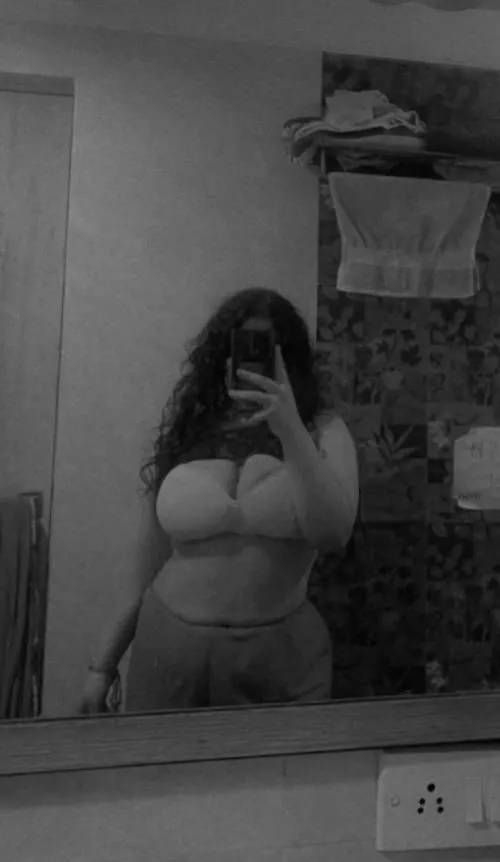 Heyy , MY 18YO girlfriend is All Yours , Do Tell What Things Will you do to her ( Nude on 200 upvotes)