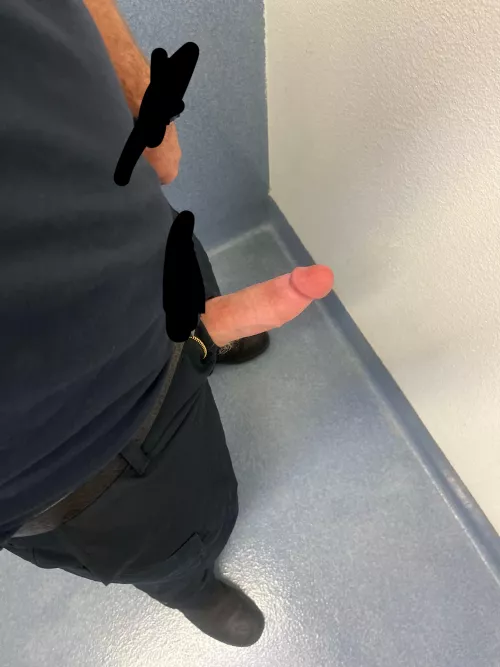 Horny Engineer at work, someone help! DMs open