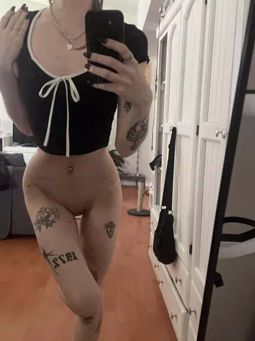 i look better with my legs spread 