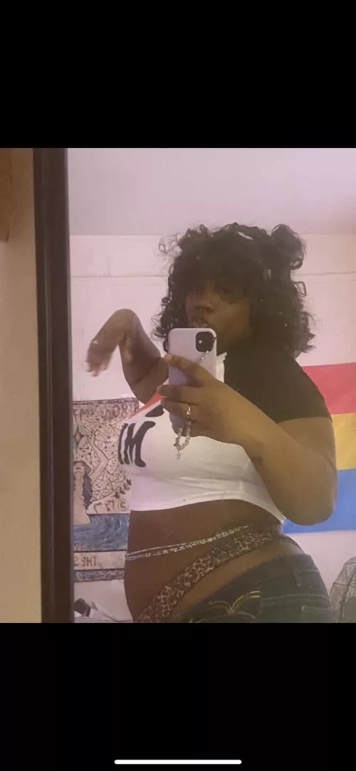 I want your mind and your wallet. Tell me how lucky you are to have the pleasure to send me your money. 