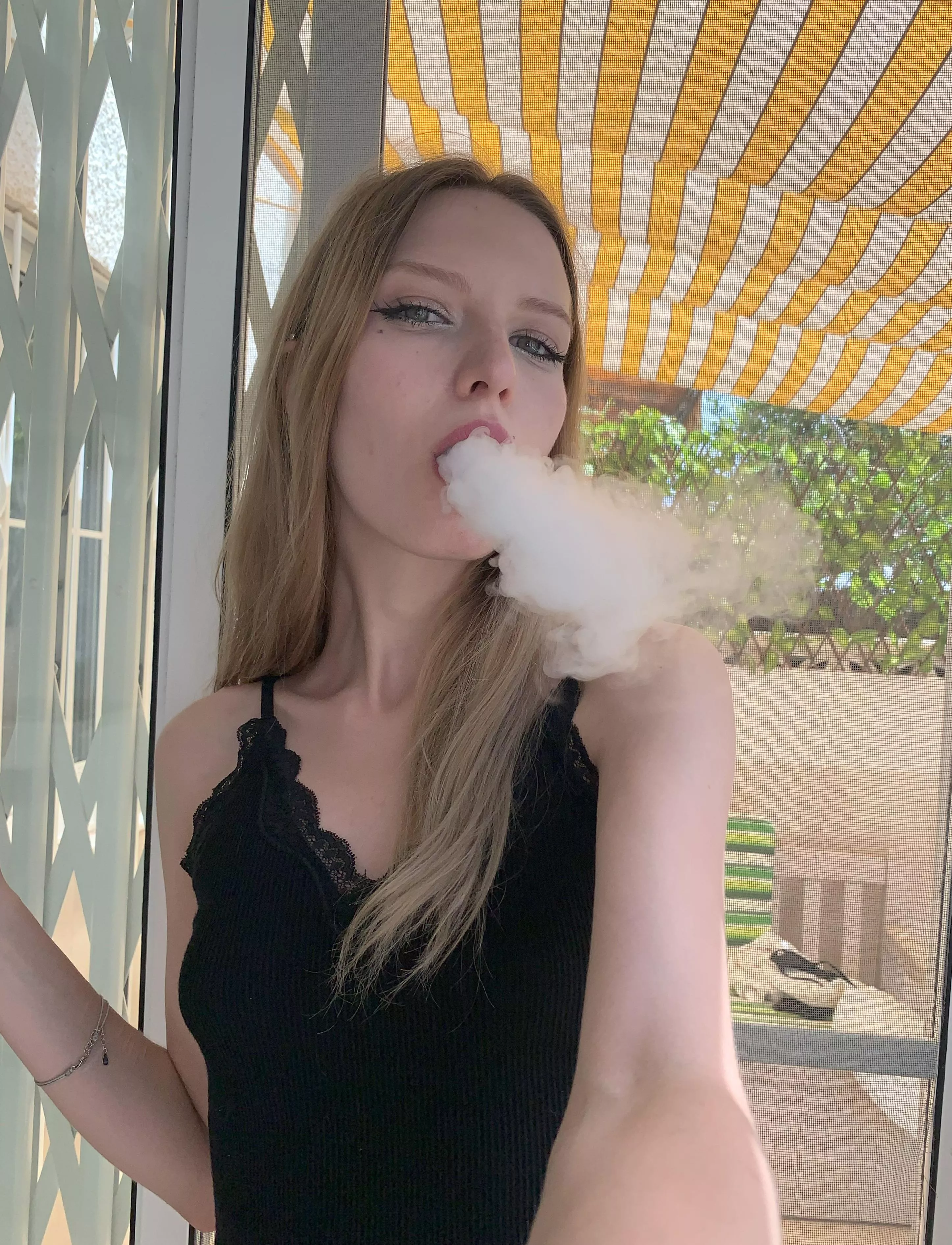 I will smoke and you will kiss my booty