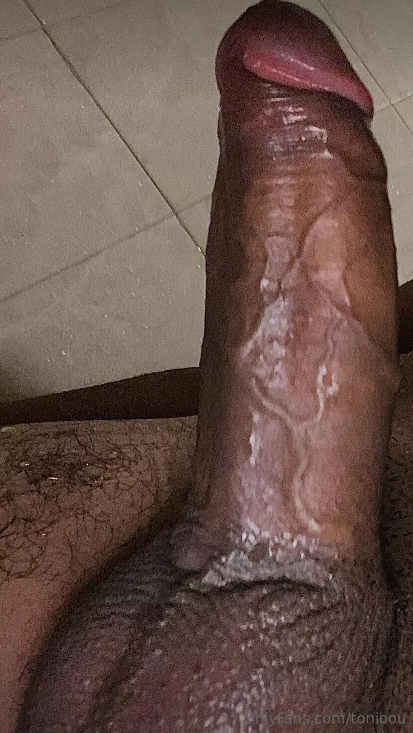 If you like big cocks I think I have some content that may interest you😏 a special offer awaits you on my onlyfans http://onlyfans.com/tonioou