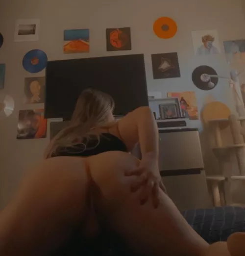 i’ll hold my ass back so you can rape me deep 🥰