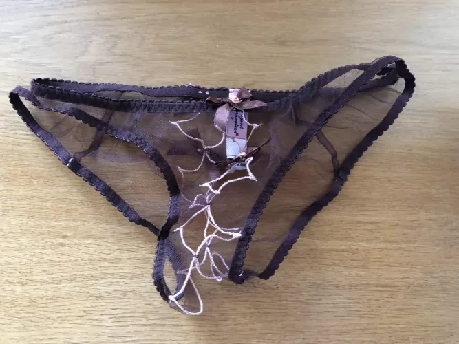 I'm addicted to tributing, chatting and jerking to others unaware wife/gf. If you like YOUR wife to be [t[ributed msg me [m]
