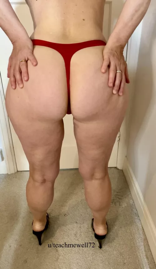 I’m the cheeky mom next door