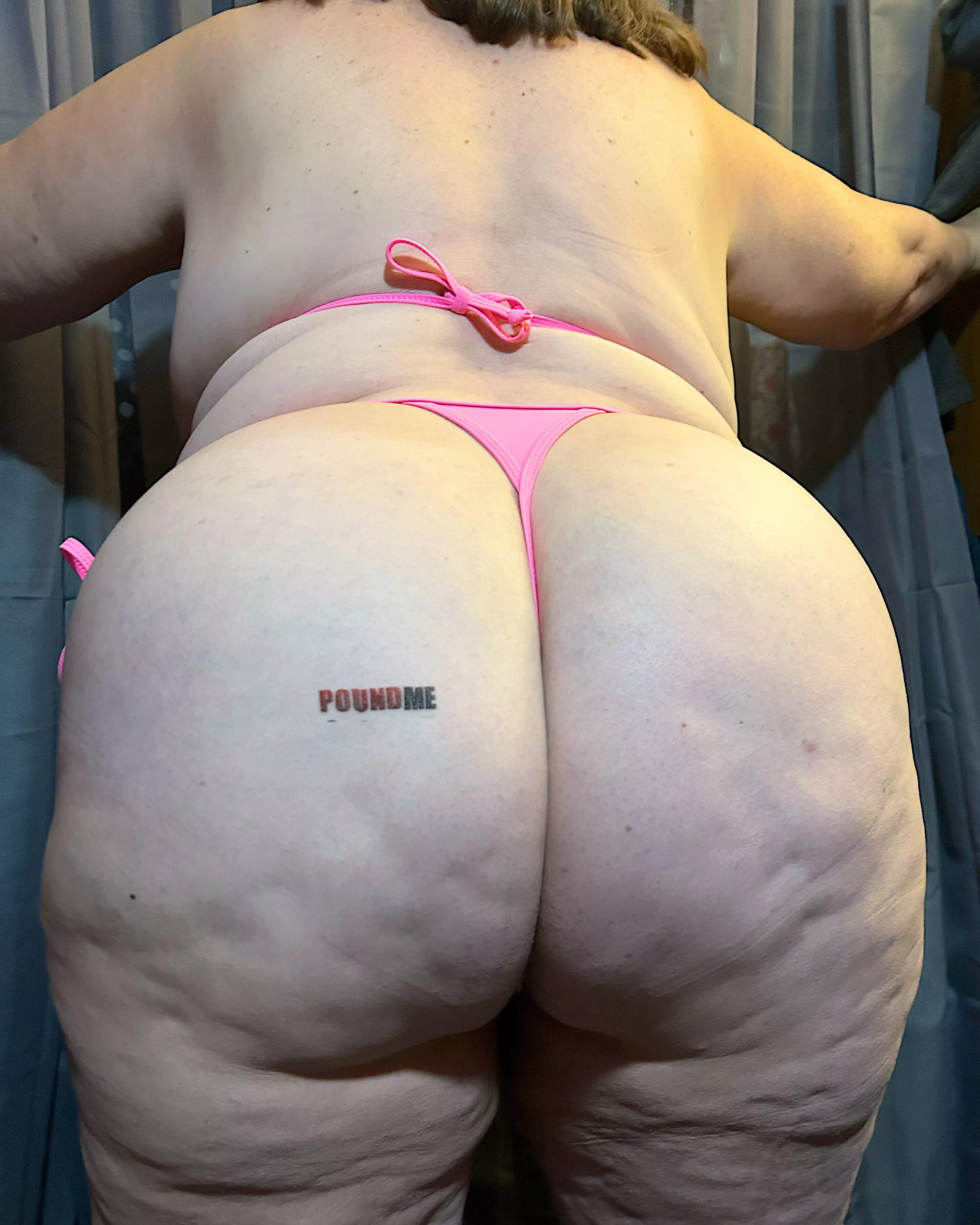 Just read the tattoo 😉