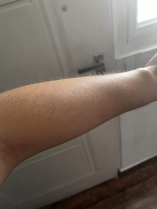 My hairy [arms] are here for u baby, dont make me wait