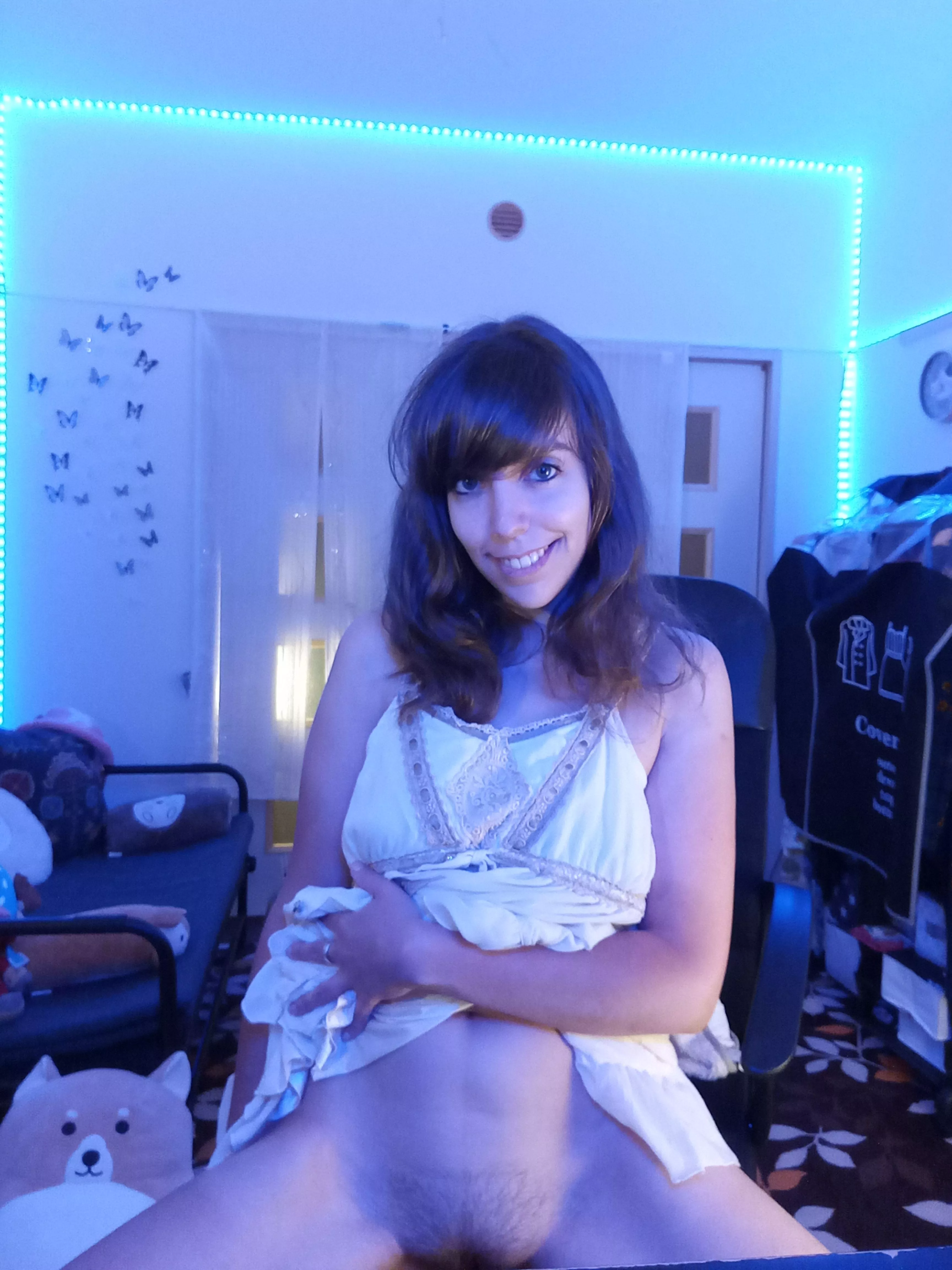 My hairy pussy is shy