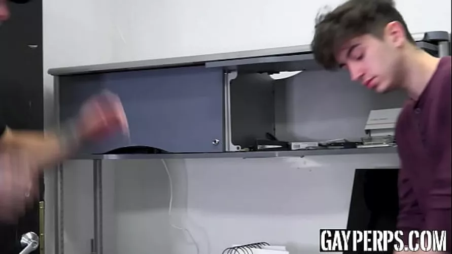 Officer Jeremiah Cruze tied gay shoplifter Donovin Rece so he could shower him with cum - Gay Videos