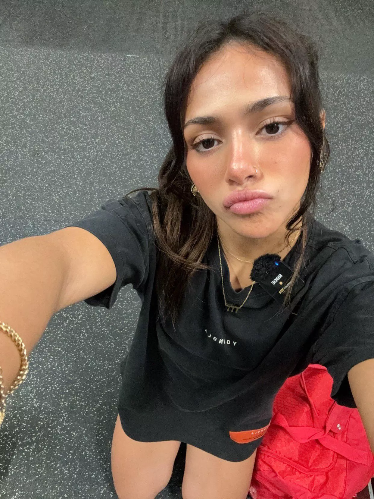 On her knees ready for it 😵‍💫